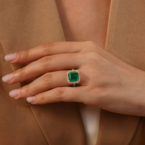 Handmade Elegant 8 CT Radiant Cut Emerald Fashion Rings