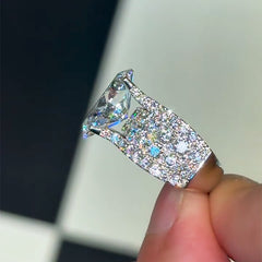 Dazzling Oval Cut Silver Engagement Rings