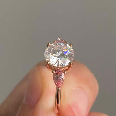 Elegant Round Cut Yellow Gold Wedding Rings