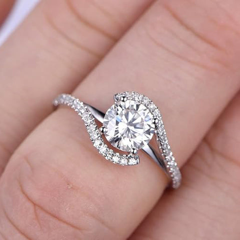 Handcrafted Irregular Connected Round Cut Moissanite Sterling Silver Engagement Ring