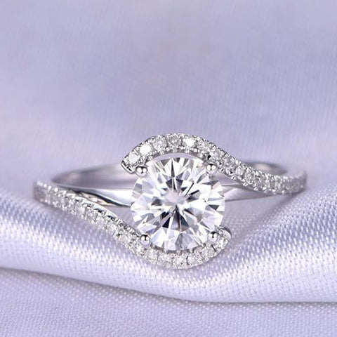 Handcrafted Irregular Connected Round Cut Moissanite Sterling Silver Engagement Ring