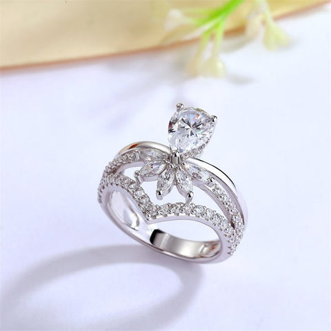 Handmade 2 CT Pear Cut Retro Crown Hollow Promise Rings