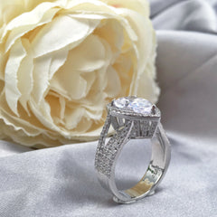 Luxury Pear Cut Sterling Silver Halo Engagement Rings