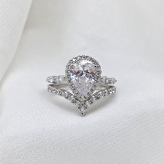 Gorgeous Pear Cut Sterling Silver Wedding Sets
